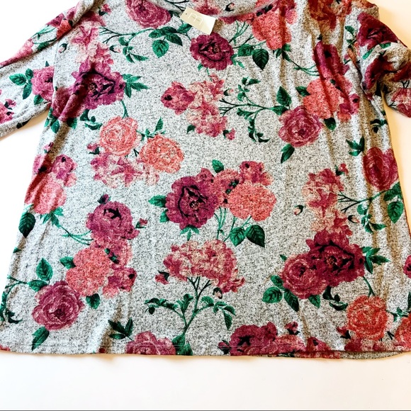 Maurice’s Dressy Casual Top 2X Floral print - Picture 5 of 7